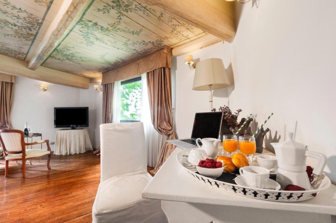Castello Di Tor Crescenza Bed & Breakfast 3*